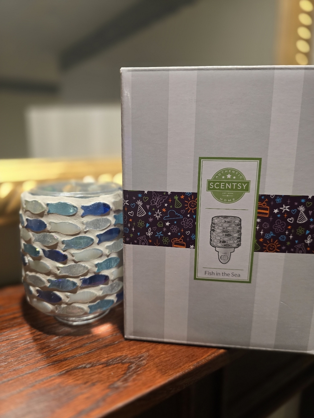 Scentsy Fish in the Sea Warmer - Blue and White *NEW* - Picture 3 of 4